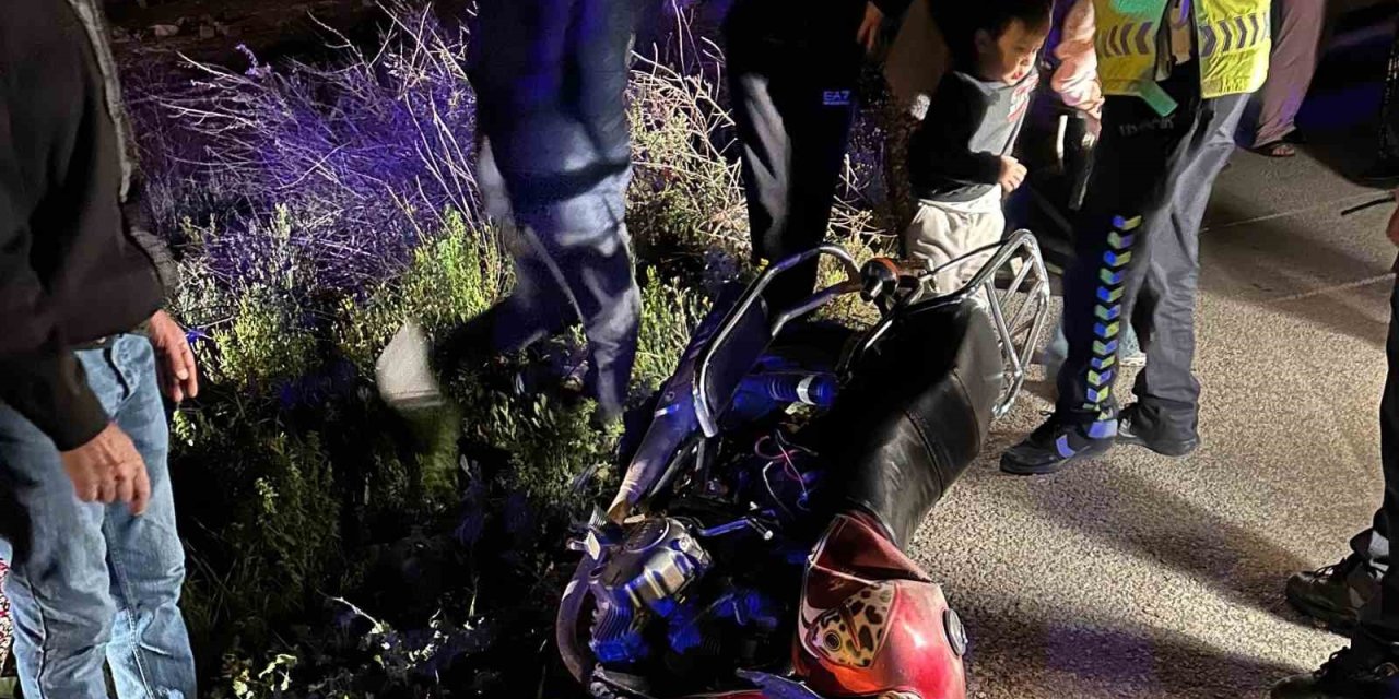 Otomobil İle Motosiklet Çarpıştı:2 Yaralı