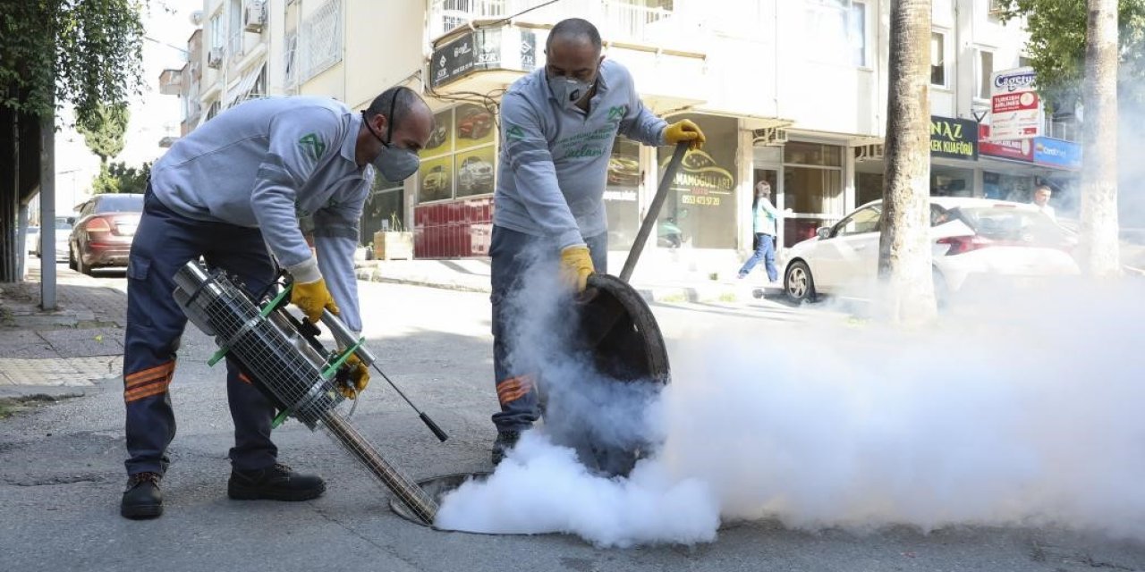 Mersin Büyükşehir Belediyesi Kent Genelinde Haşereyle Mücadeleyi Sürdürüyor