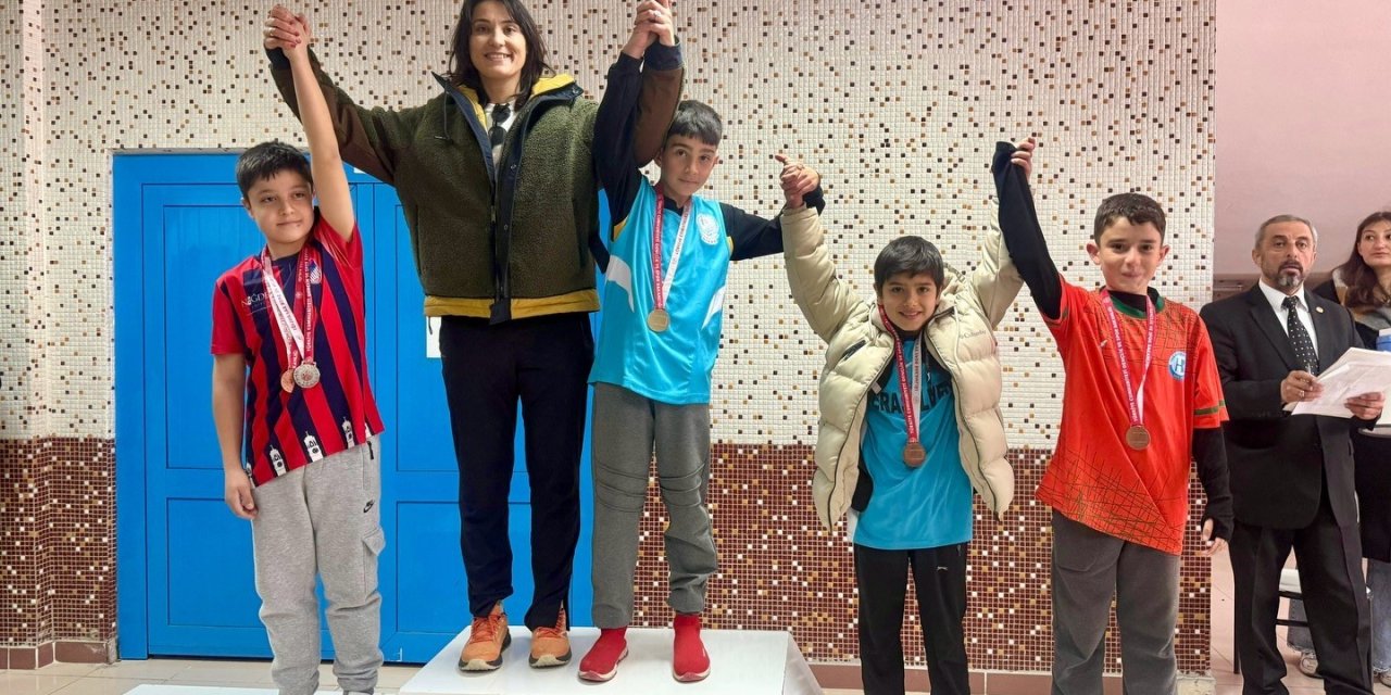 Öğrenciler Atletizmde İl Dereceleri Elde Etti