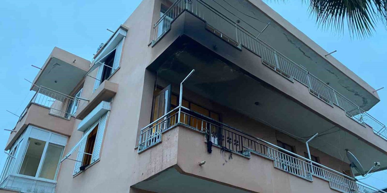 Apartman Dairesinde Yangın: 1 Kişi Dumandan Etkilendi