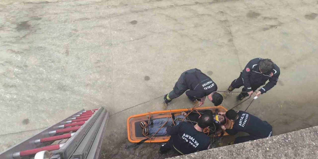 Alanya’da Çaya Düşen Şahıs Ekipler Tarafından Kurtarıldı