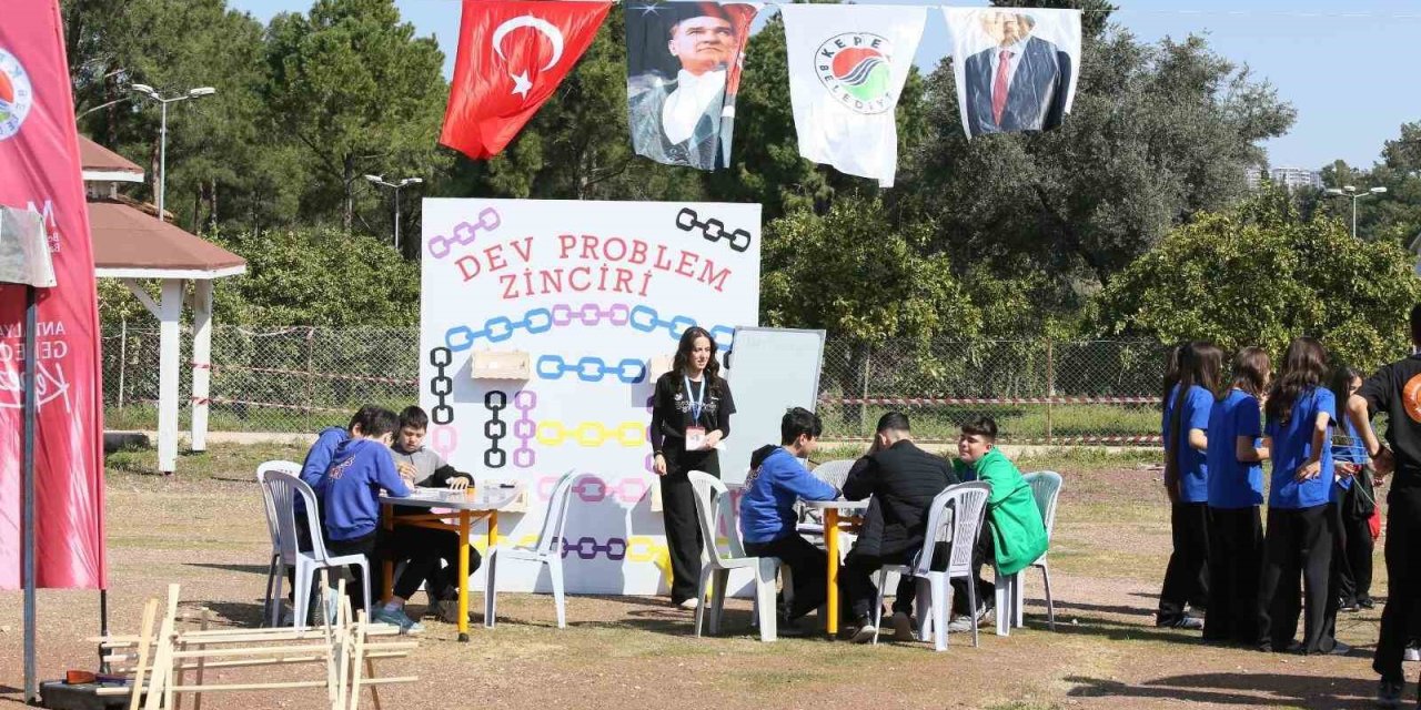 Antalya Bilim Merkezi’nde ’pi Günü’ Şenliği