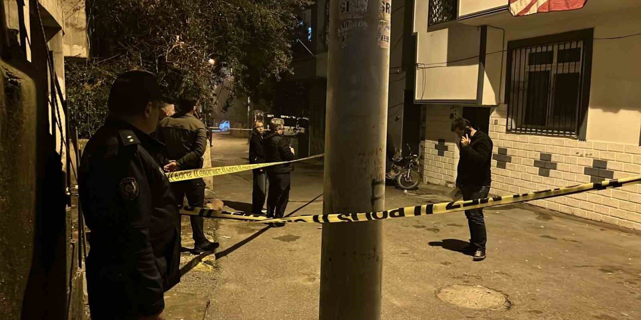 Silahlı Kavgada Evinin Önünde Duran Genç Kadın Başından Vurularak Hayatını Kaybetti