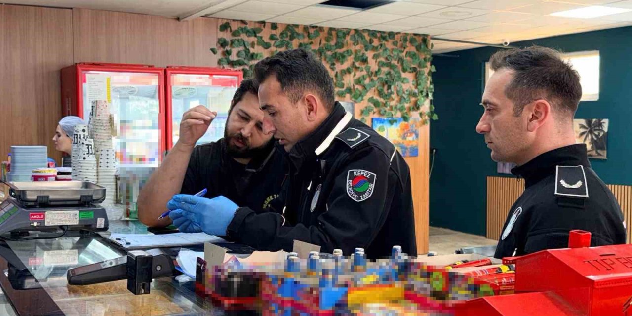 Kepez’de Bayram Öncesi Tatlıcılara Sıkı Denetim