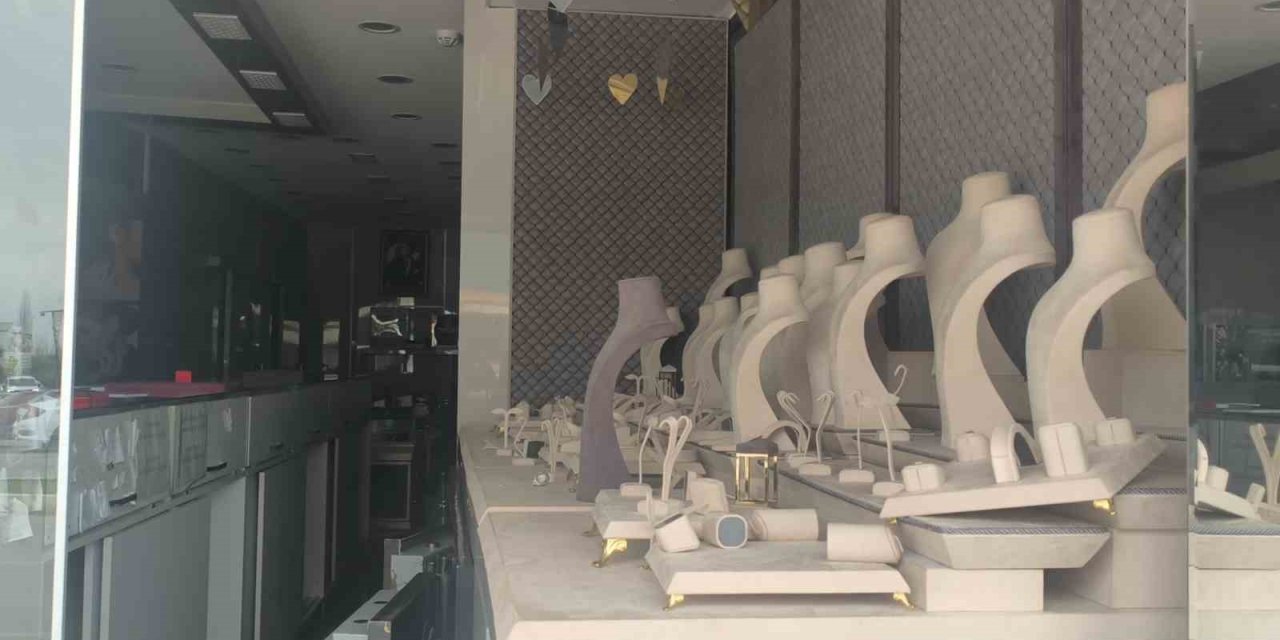 Antalya’da ’emanet’ Ve ‘kar Payı’ Vaadiyle 50 Milyon Liralık Dolandırıcılık İddiası