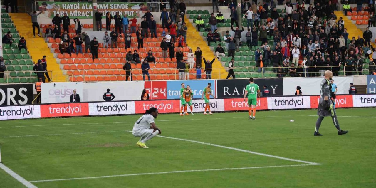 Trendyol Süper Lig: Corendon Alanyaspor: 5 - Kocaelispor: 0 (maç Sonucu)