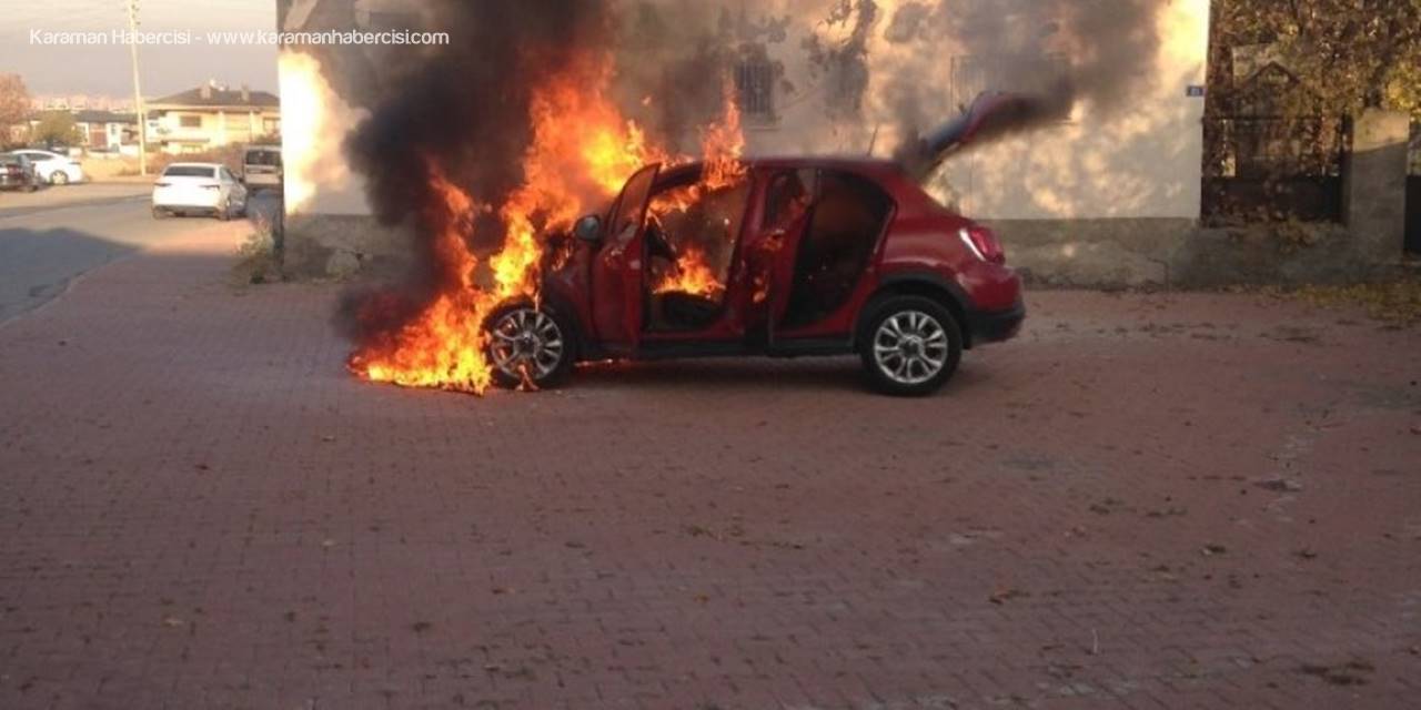 Park Halindeyken Alev Alan Otomobil Kullanılamaz Hale Geldi