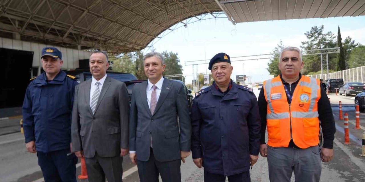 Antalya’da Bayramda 43 Uygulama Noktasında 3 Bin 217 Personel Görev Başında