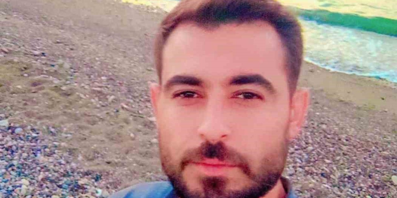 Eski Eşinin Yanındaki Şahsı Öldürdü, Eşini Yaraladı