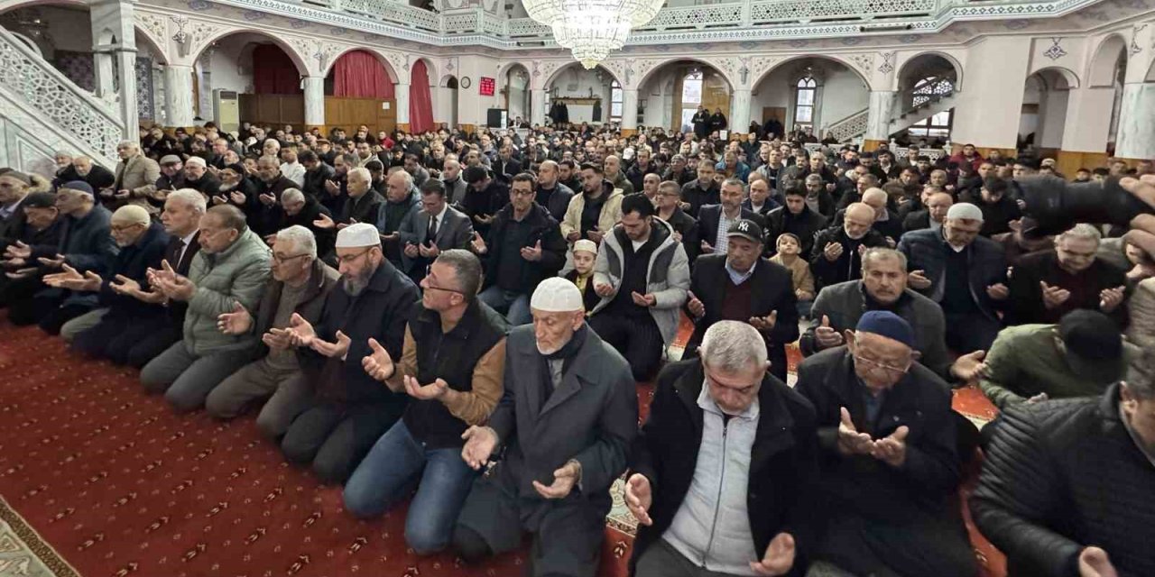 Kulu’da Bayram Namazı Coşkusu