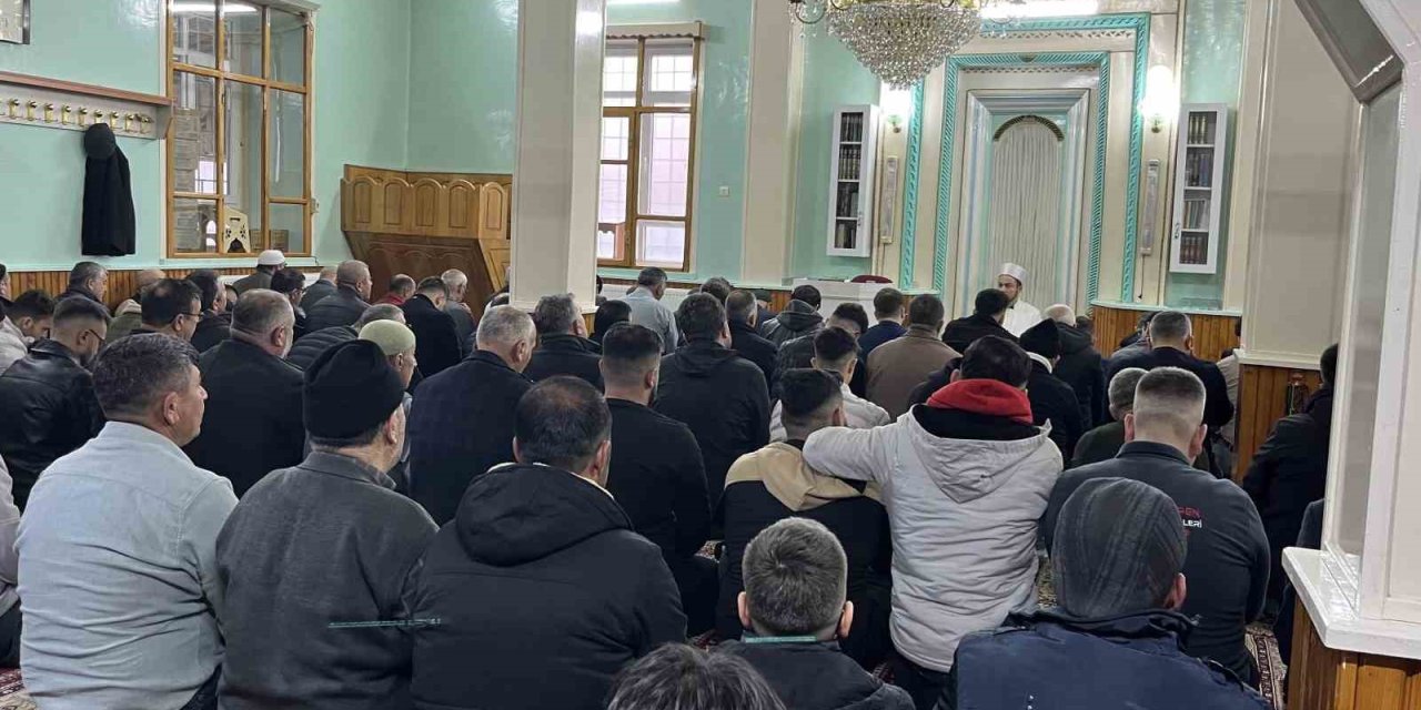 Karapınar’da Bayram Namazında Camiler Doldu