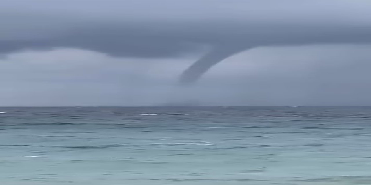 Antalya’da Korkutan Hortum Karaya Ulaşmadan Kayboldu