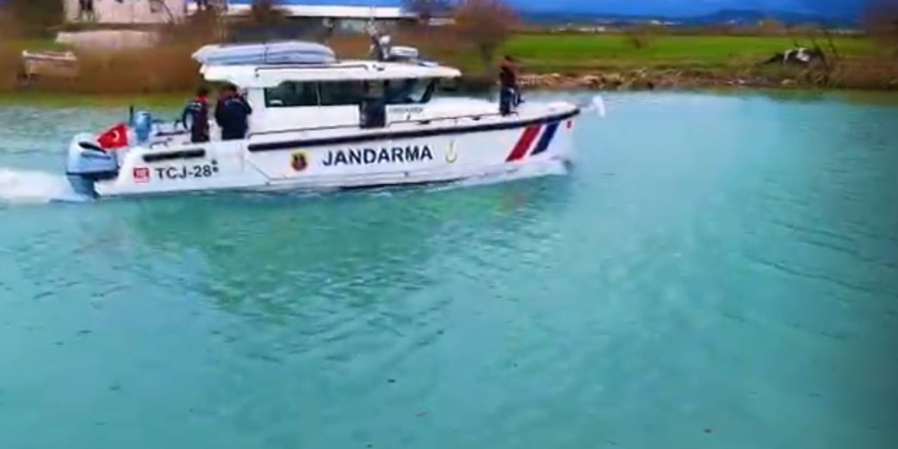 Manavgat’ta Jandarmadan Deniz Ve Irmakta Bayram Mesaisi