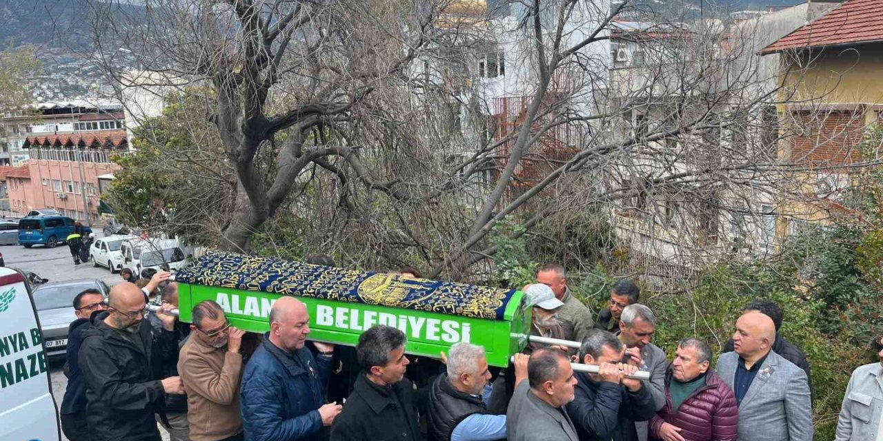Hayatını Kaybeden Gazeteci Fazıl Tunç Son Yolculuğuna Uğurlandı