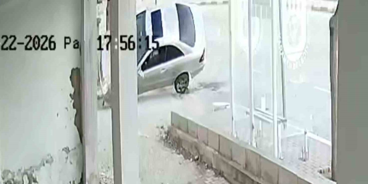 Karaman’da Otomobilin Takla Attığı Anlar Kameraya Yansıdı