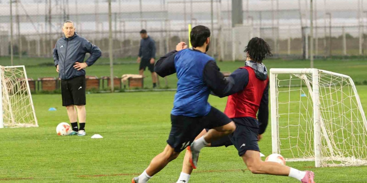 İran Milli Takımı Kamp İçin Antalya’ya Geldi