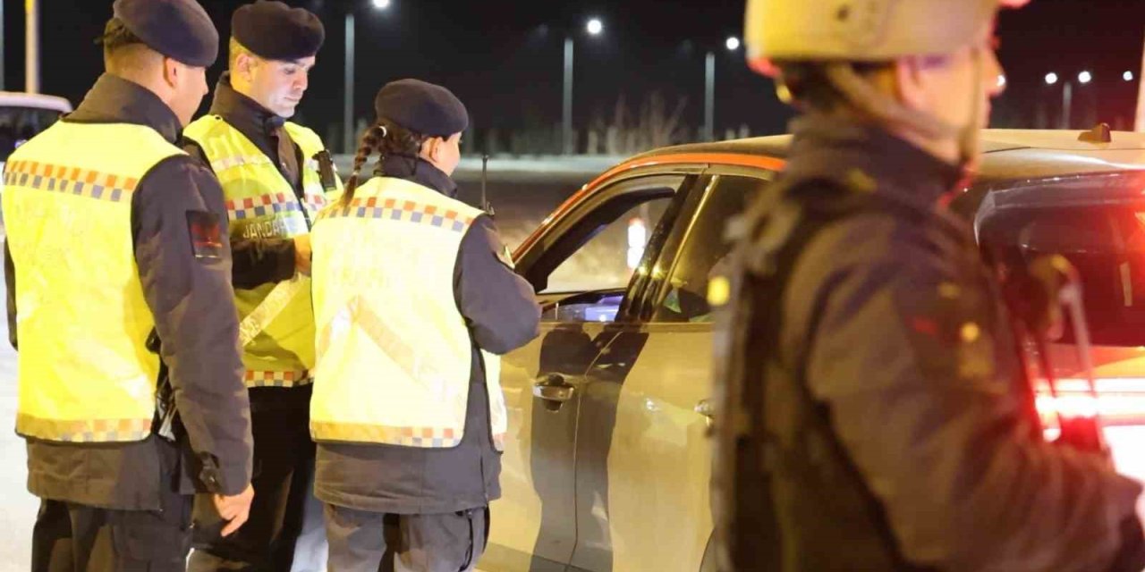 Aksaray’da Jandarma Ekipleri Uygulamalarını Sürdürüyor