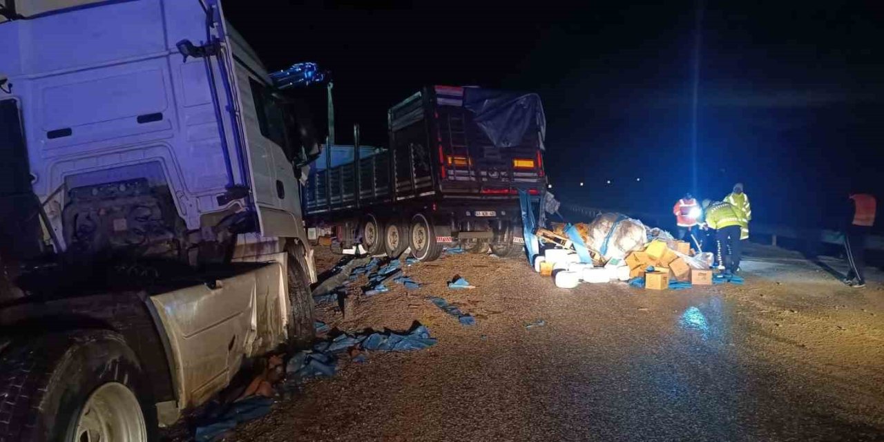 Zirai Gübre Yüklü Tır Devrildi: 1 Yaralı