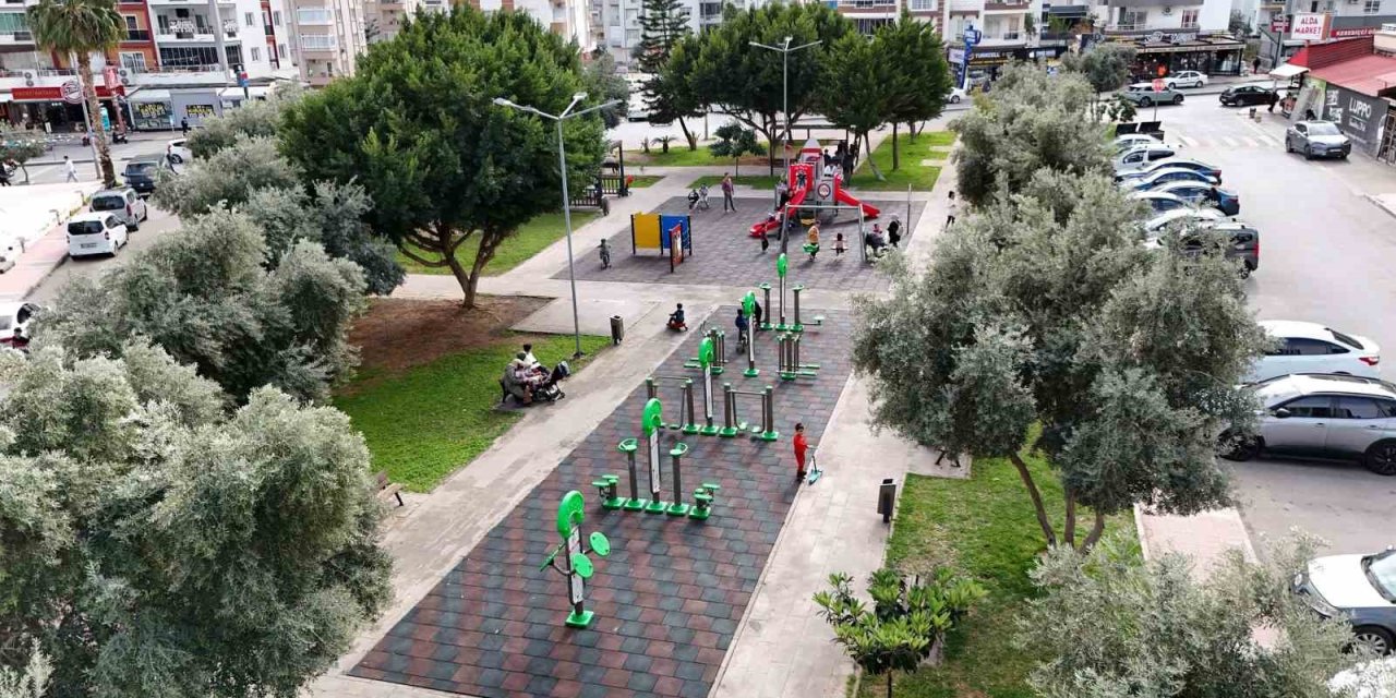 Mezitli’de Parklar Yenileniyor, Yaşam Alanları Güçleniyor