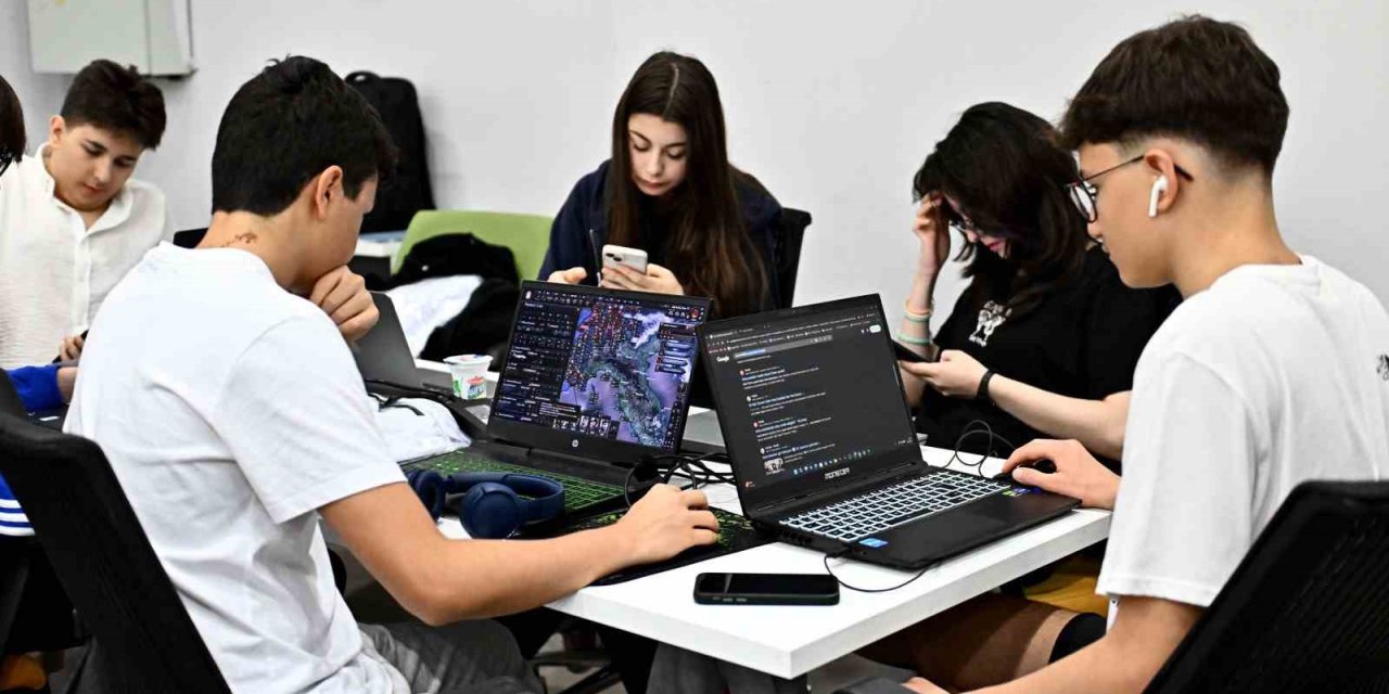 Yapay Zeka İle Görsel Üretim Atölyesi Başlıyor