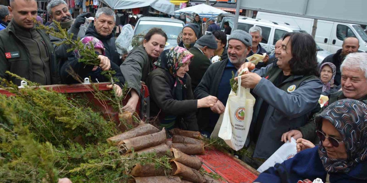 Korkuteli Orman İşletme Müdürlüğü 1000 Fidan Dağıtımı Yaptı