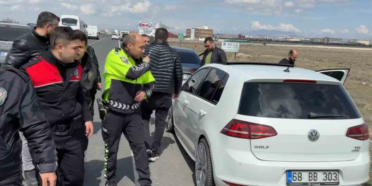 Aksaray’da Nefes Kesen Şüpheli Polis Kovalamacası Kamerada: 3 Gözaltı
