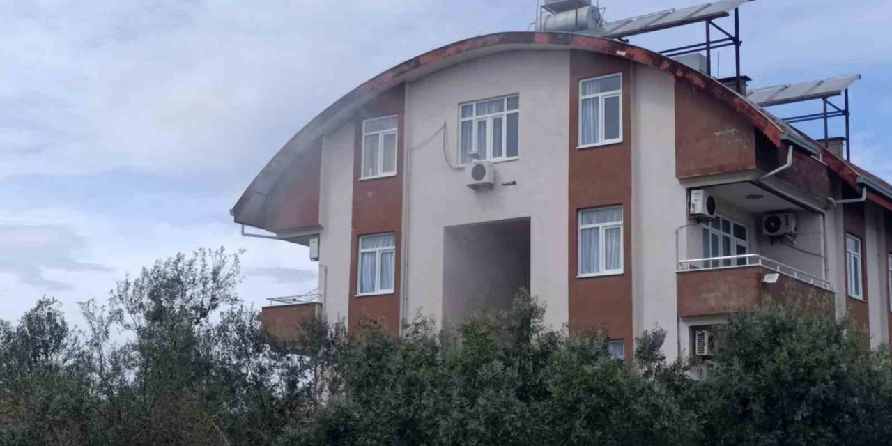 Otel Lojmanında Çıkan Yangın Korkuttu