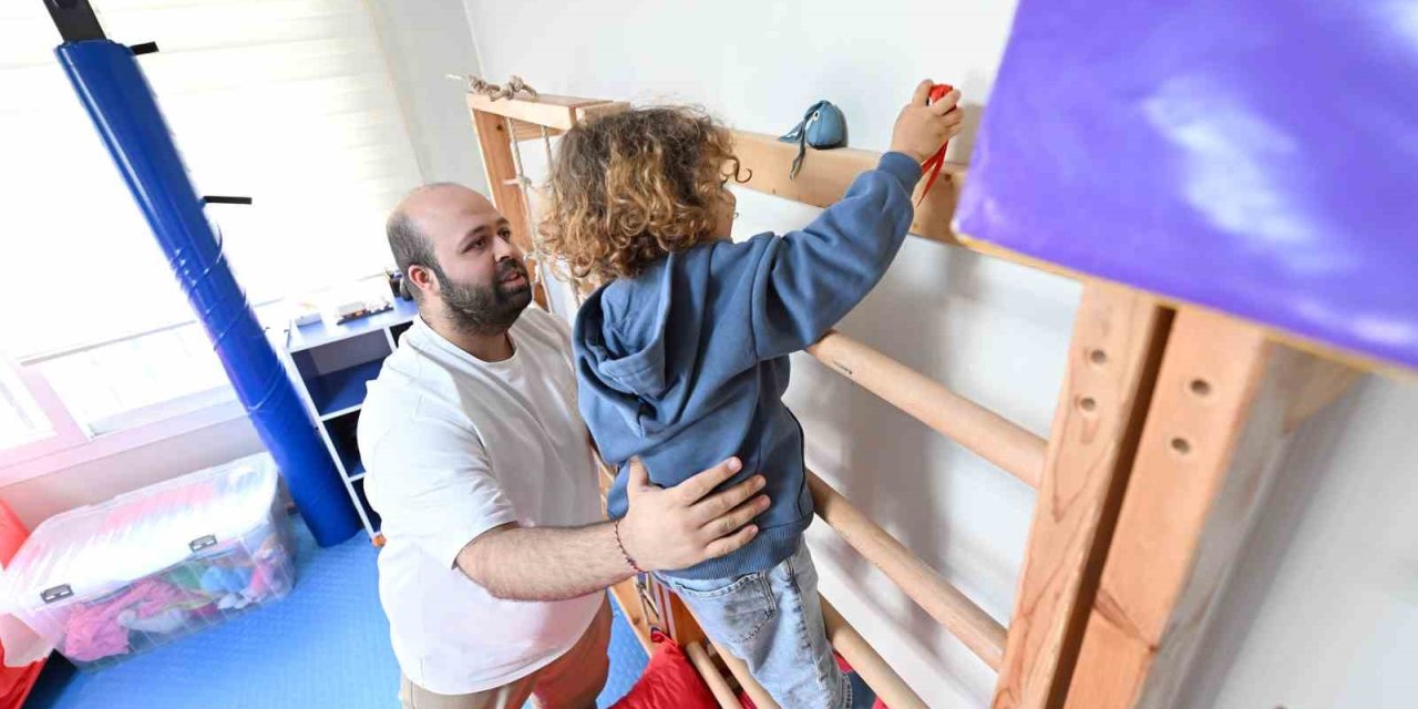 Mersin Büyükşehir Belediyesi Dmd Hastasına Ergoterapi Desteğini Sürdürüyor