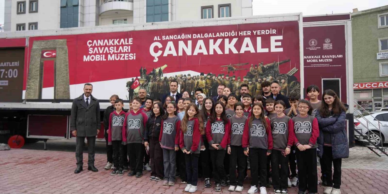 Çanakkale Ruhunu Taşıyan Mobil Müze Tırı Niğde’de Ziyarete Açıldı