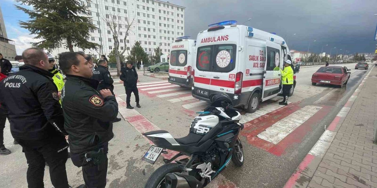 Karaman’da Motosiklet Otomobile Çarptı: 1 Yaralı