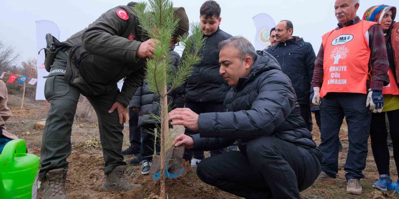 Karaman’da 6 Bin Fidan Toprakla Buluşturuldu