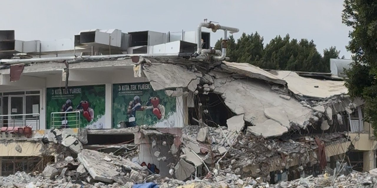 30 Yıllık Spor Salonu Yıkılıyor