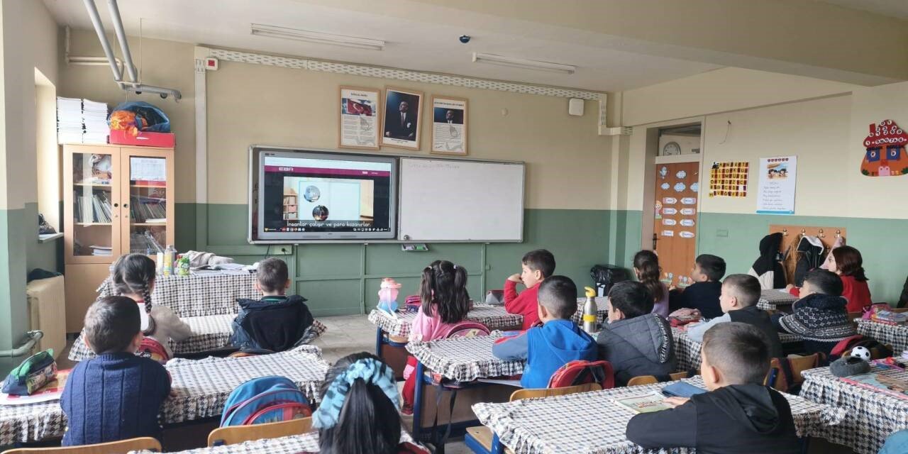 Ağaçören’de Finansal Okuryazarlık Dersi Başladı