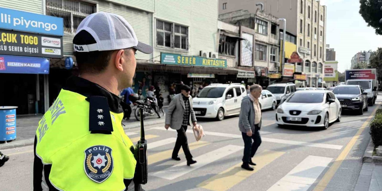 Yayalara Yol Vermeyen Sürücülere Ceza Kesildi