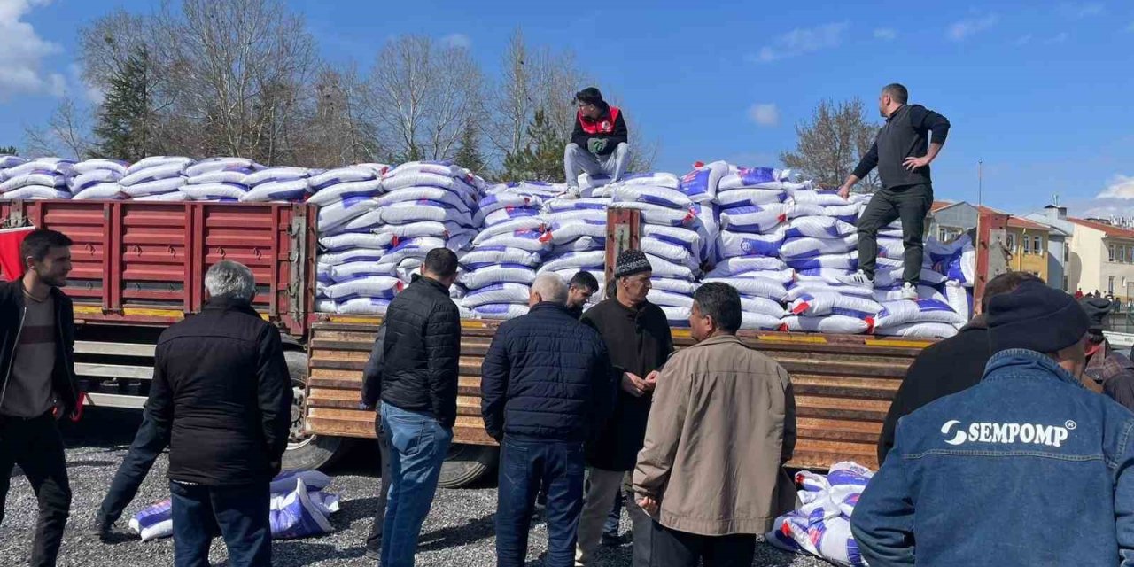 Beyşehir’de Çiftçilere Nohut Tohumu Dağıtıldı