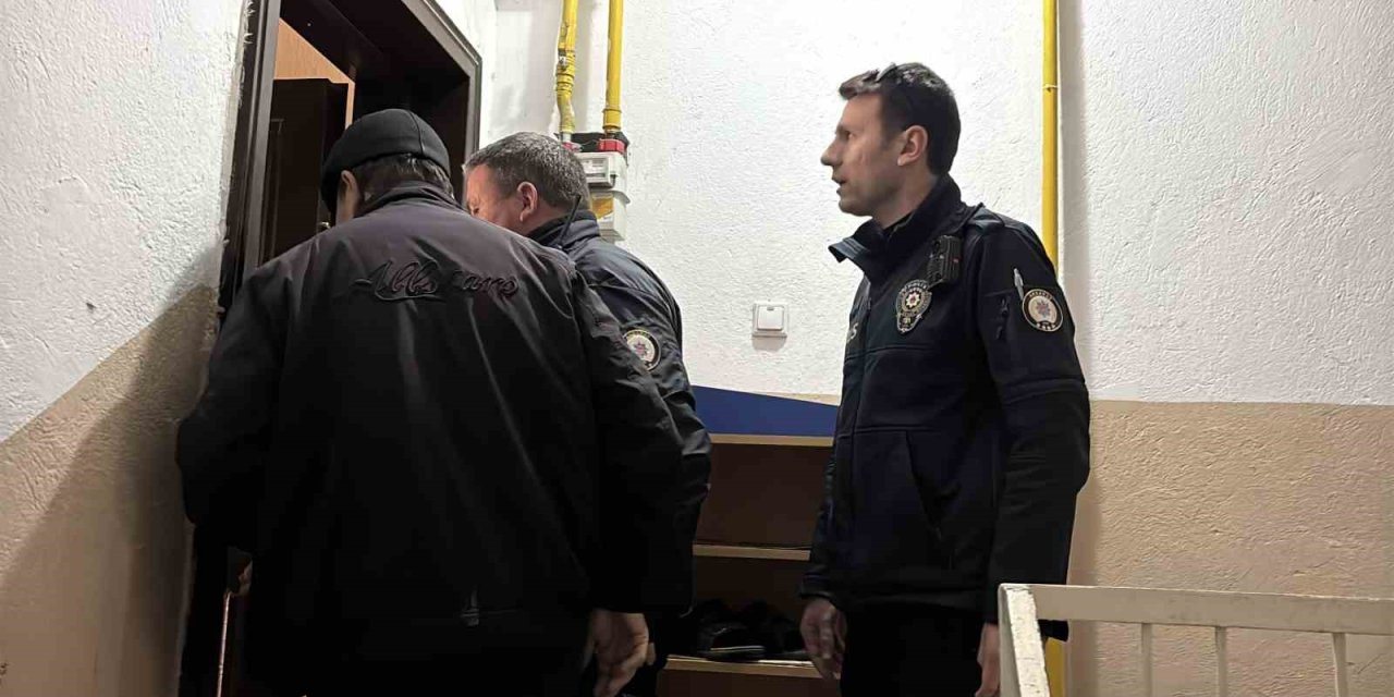 Kanser Hastası Yaşlı Adam Evinde Can Verdi, Polis İnceleme Başlattı