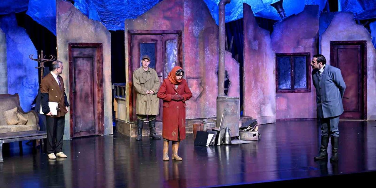 Mersin Şehir Tiyatrosu Dünya Tiyatro Günü’nü Sahnede Kutladı