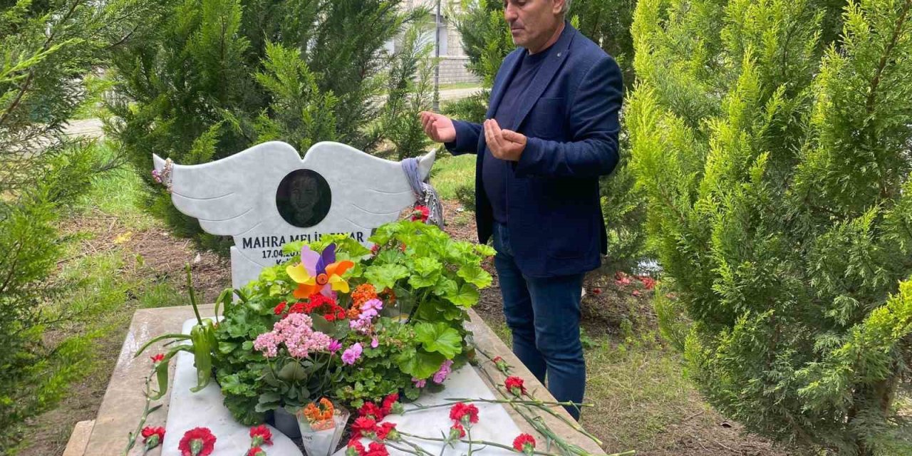Köpek Saldırısıyla Hayalleri Yarım Kalan 10 Yaşındaki Mahra’ya Mezarı Başında Buruk Anma