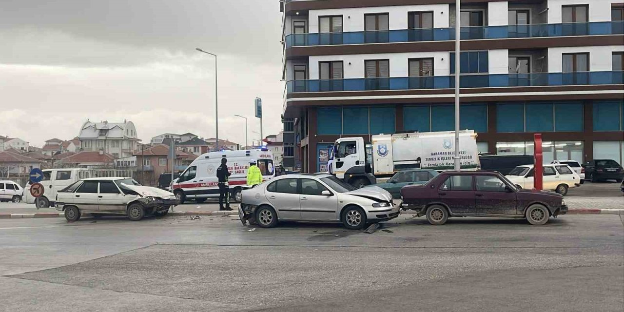 Karaman’da Üç Aracın Karıştığı Zincirleme Kazada 1 Kişi Yaralandı