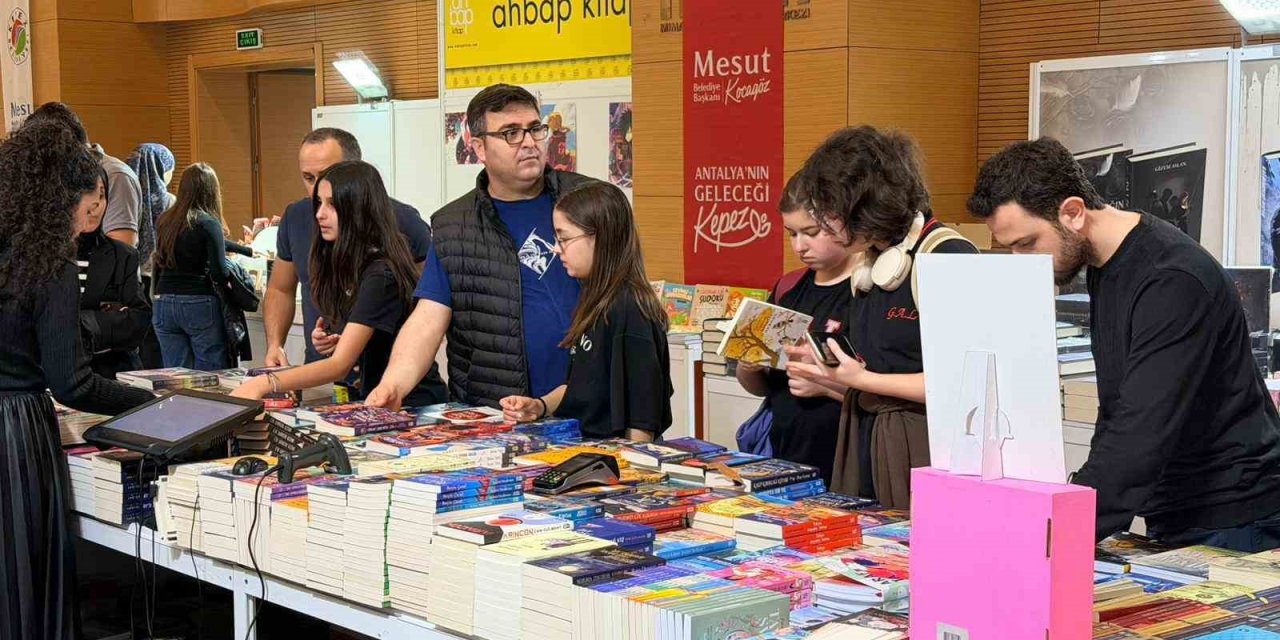 Kepez Kitap Fuarı’na Yoğun İlgi