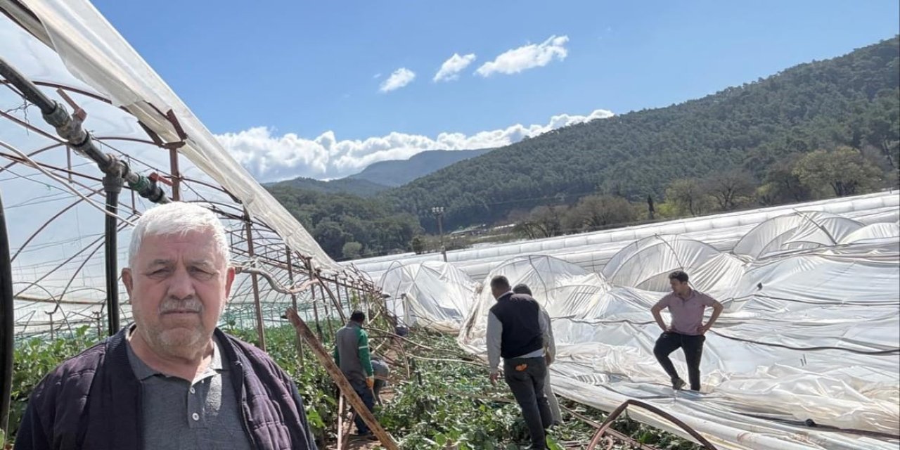 Kumluca’da Hortum Seraları Vurdu, 10 Dönüm Alan Zarar Gördü