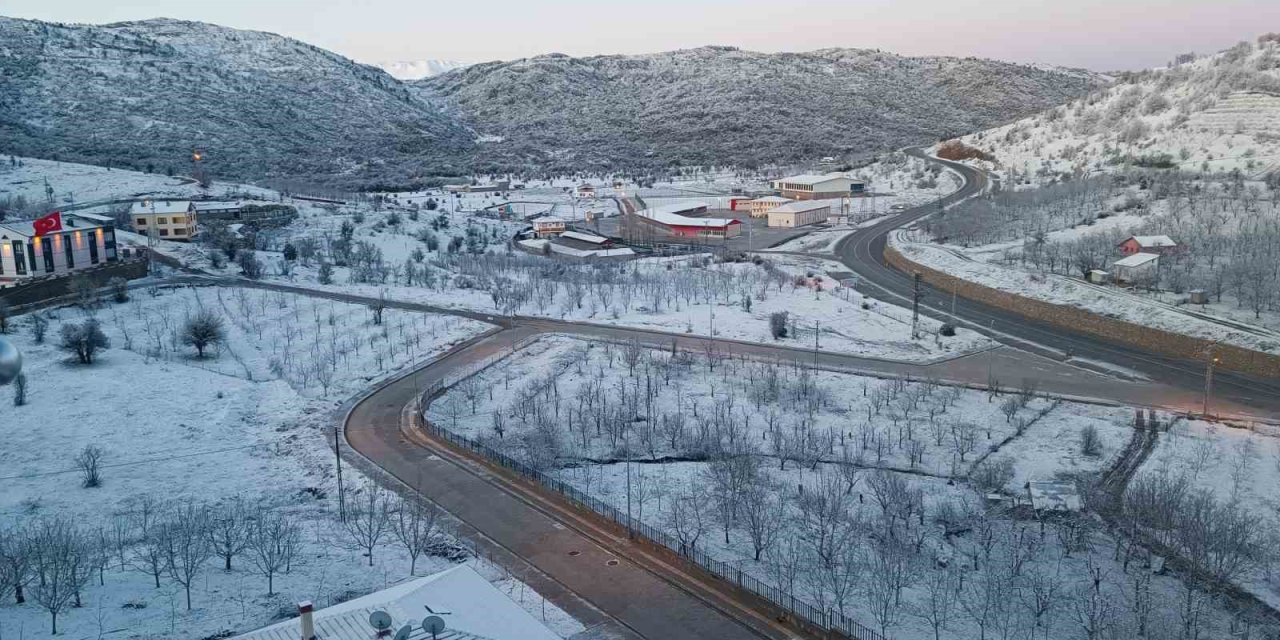Konya’nın Hadim İlçesi Beyaza Büründü