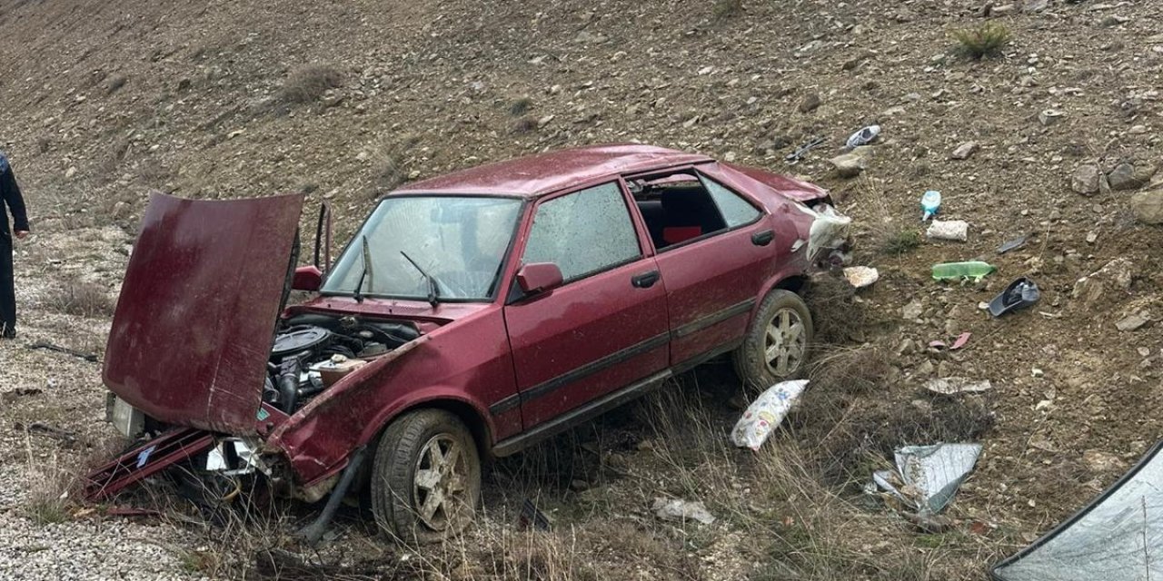 Beyşehir’de Devrilen Otomobildeki 5 Kişi Yaralandı