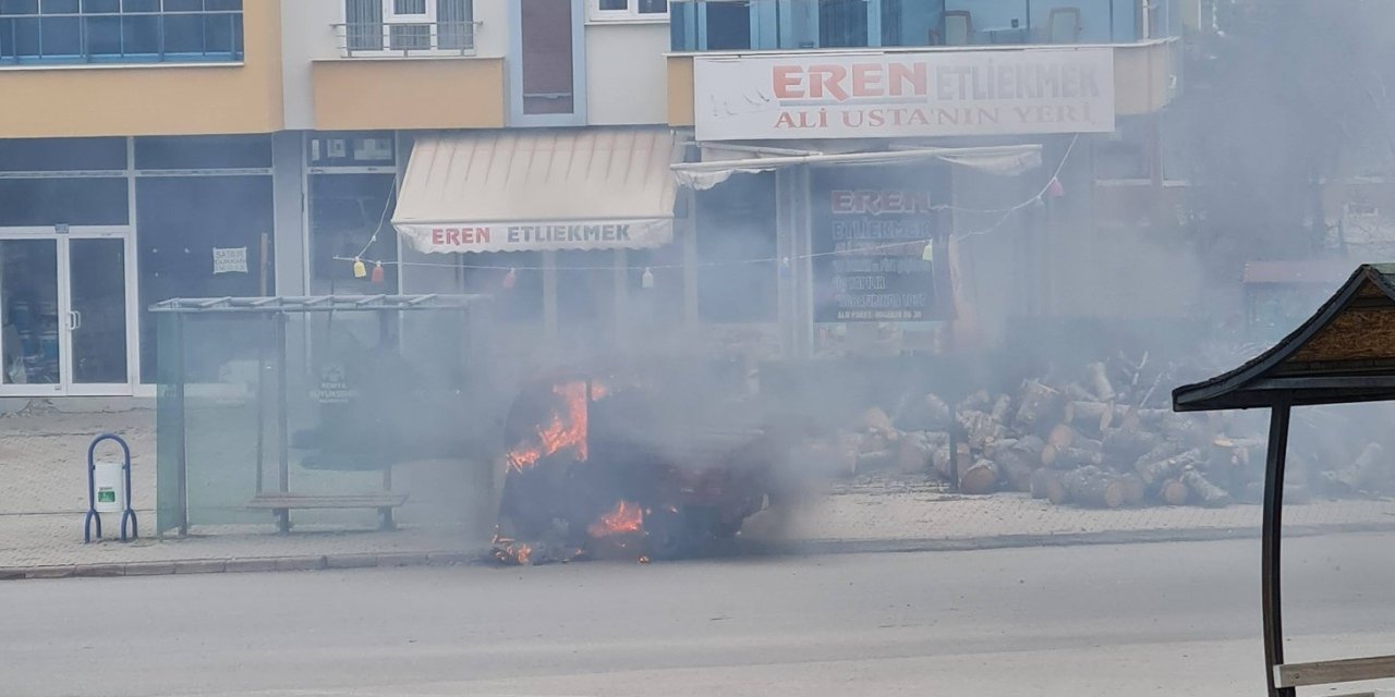 Elektrikli Üç Tekerlekli Motosiklet Alev Alev Yandı