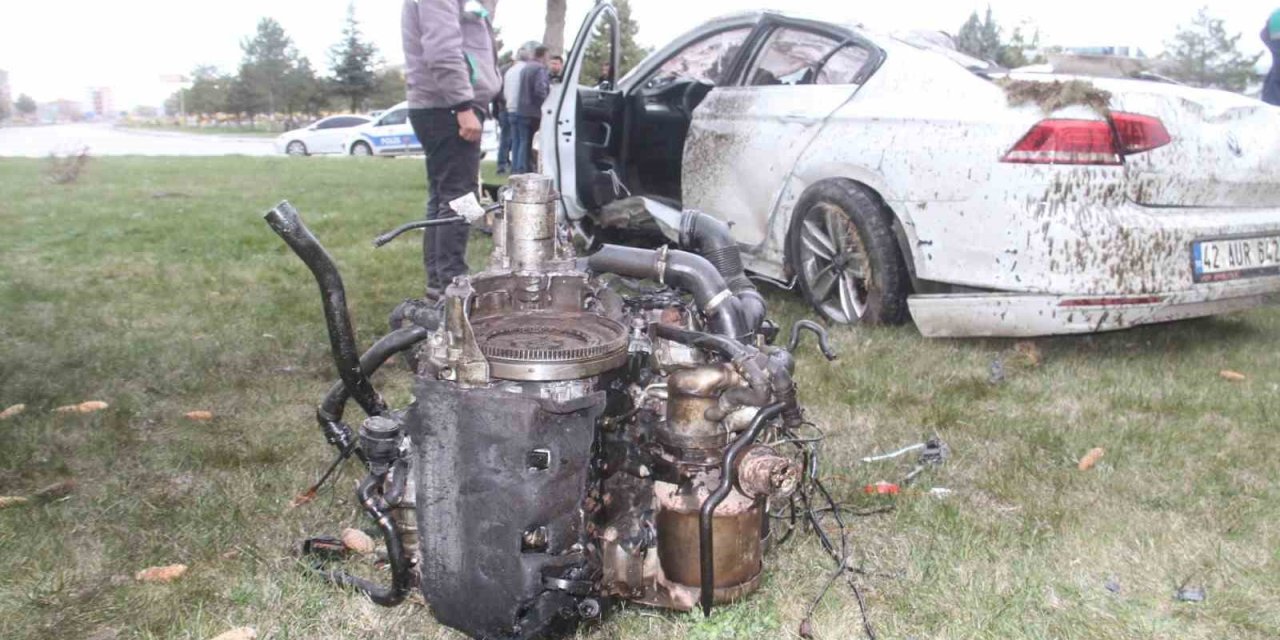 Otomobil Kavşakta Devrildi: Ortalık Savaş Alanına Döndü