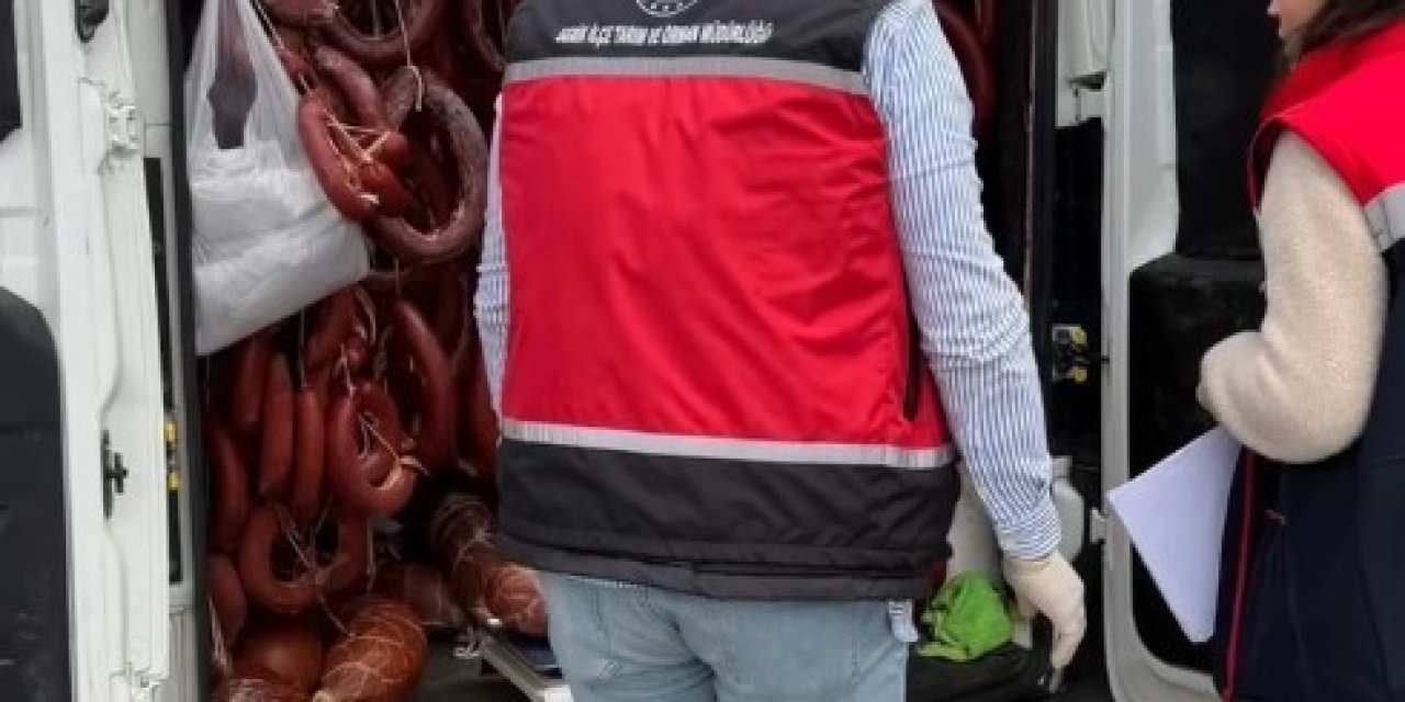 Serik’te 176 Kilogram Tarihi Geçmiş Sucuk Ele Geçirildi