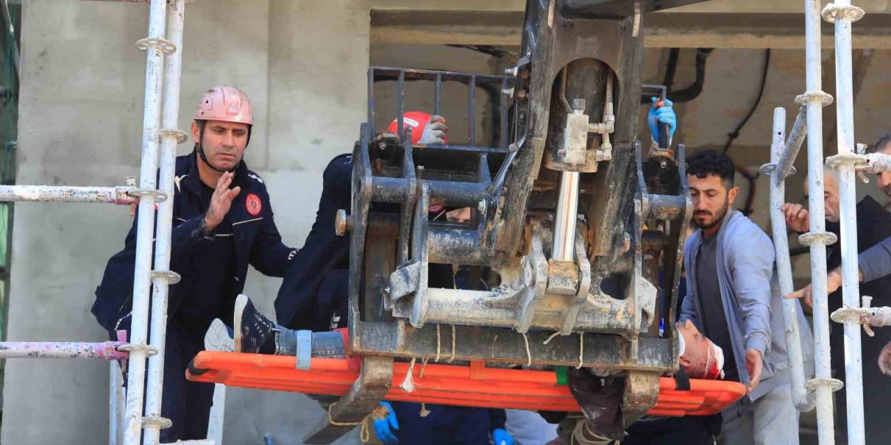 Demir İskeleden Düşen İnşaat İşçisi Yaralandı