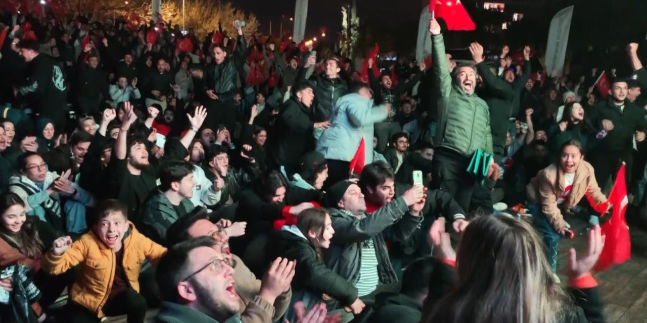 Dev Ekrandaki Bitiş Düdüğüyle Antalya’da Bayram Havası Esti