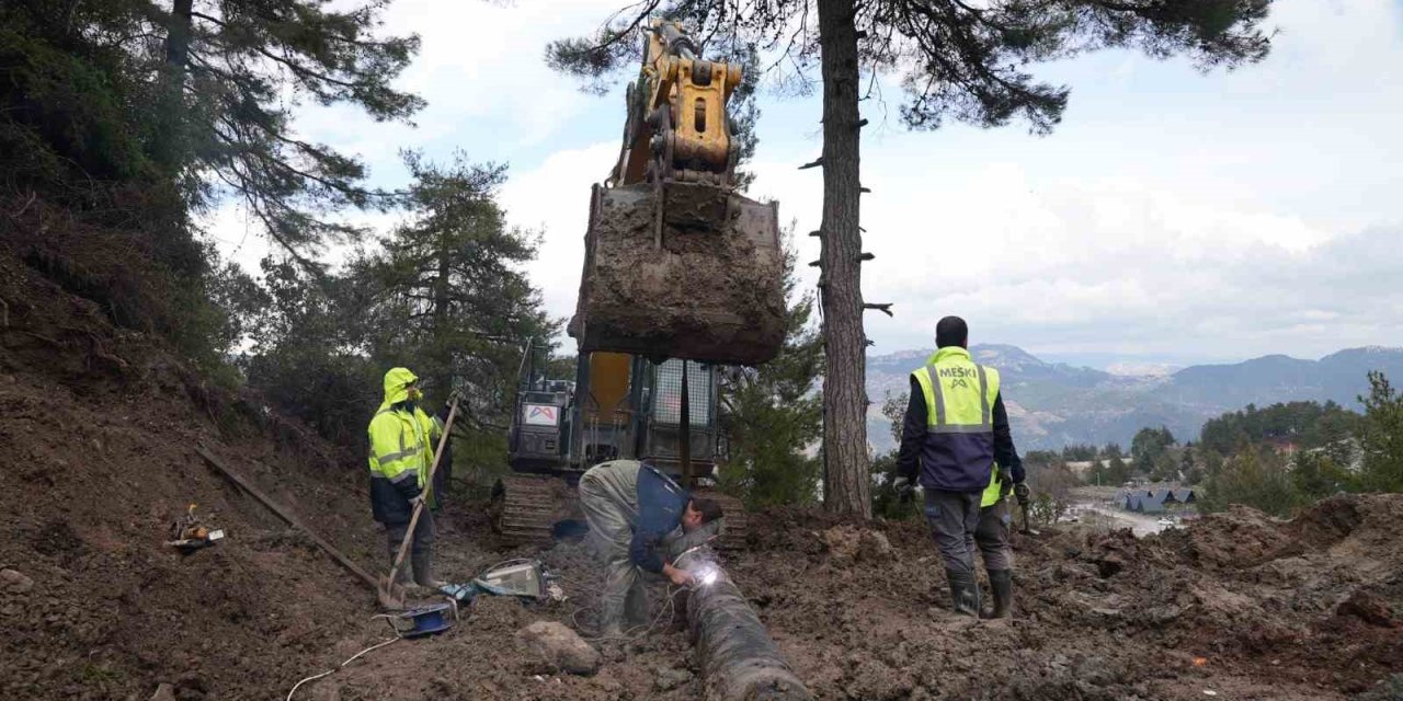 Mersin’de Heyelan Bölgesinde Hasar Gören İçme Suyu Hattı Onarıldı