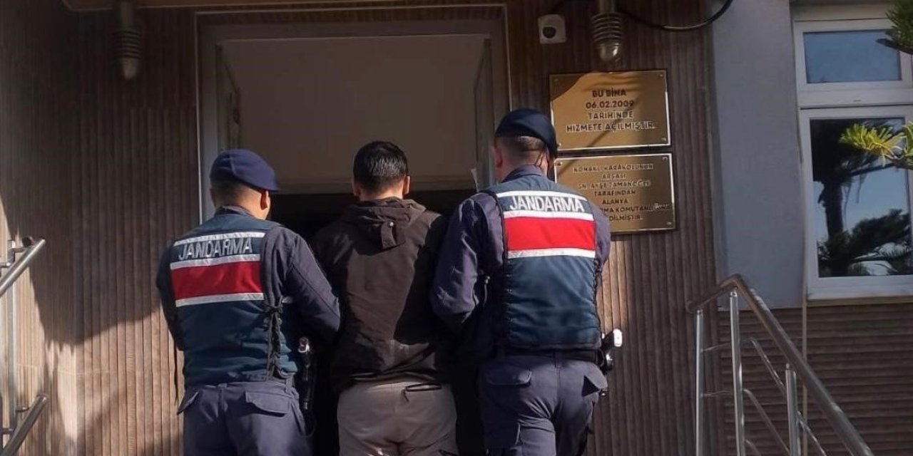 Antalya’da 28 Yıl Kesinleşmiş Hapis Cezasıyla Aranan Hükümlü Yakalandı